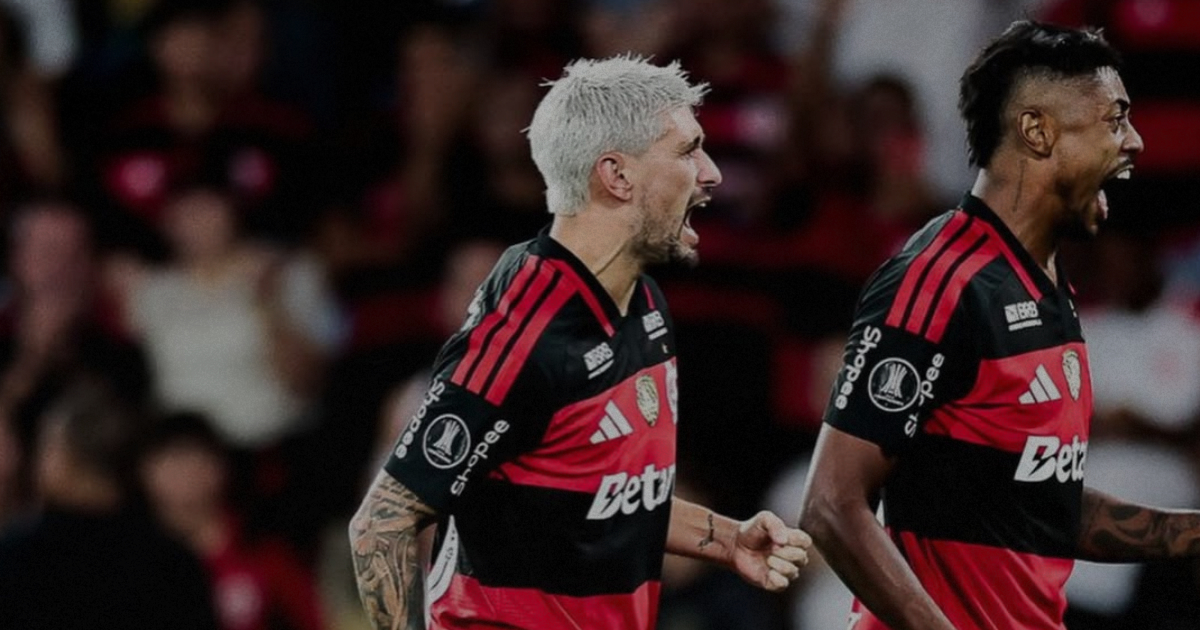 Jogadores do Flamengo comemoram gol em Flamengo x Independiente de Medellín pela Libertadores 2026 no Maracanã.
